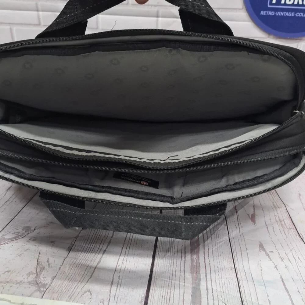 Wenger‎ Swiss Army Laptop Bag Briefcase Black Shoulder Strap Storage Pockets